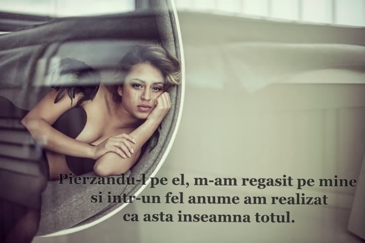Femeie singura trista