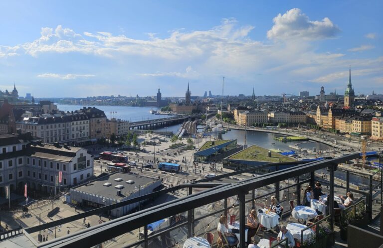 Stockholm dincolo de ghidurile clasice: Gamla Stan, Vasa Museum, metroul transformat în galerie de artă, Drottningholm, Tyresta și arhipelagul cu aproximativ 30.000 de insule.