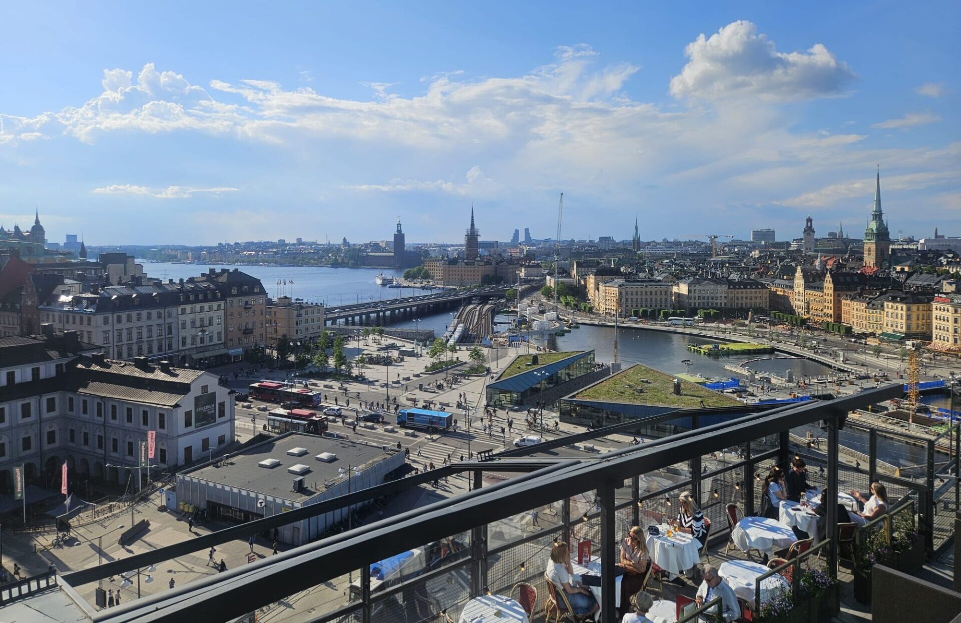 Stockholm dincolo de ghidurile clasice: Gamla Stan, Vasa Museum, metroul transformat în galerie de artă, Drottningholm, Tyresta și arhipelagul cu aproximativ 30.000 de insule.
